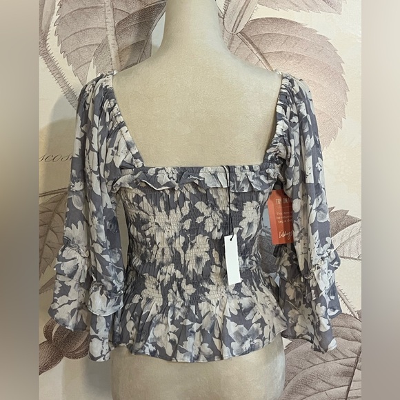 Mustard Seed LILITH SQUARE NECK Gray and Cream Smocked Ruffled Blouse NWT Sz Lg - Picture 2 of 9